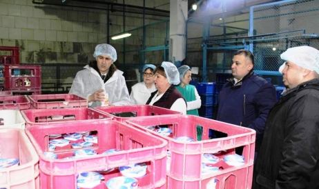 Dairy Scandal: Government Warns of Tough Sanctions but Postpones Enforcement of EU ...